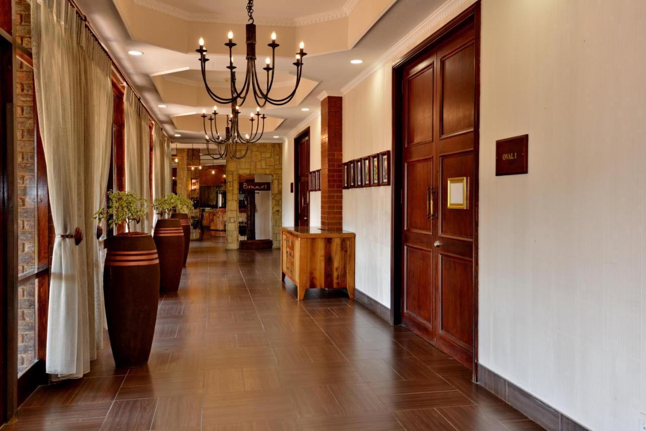 The Centurion Hotel エクステリア 写真