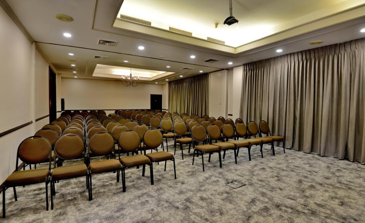 The Centurion Hotel エクステリア 写真
