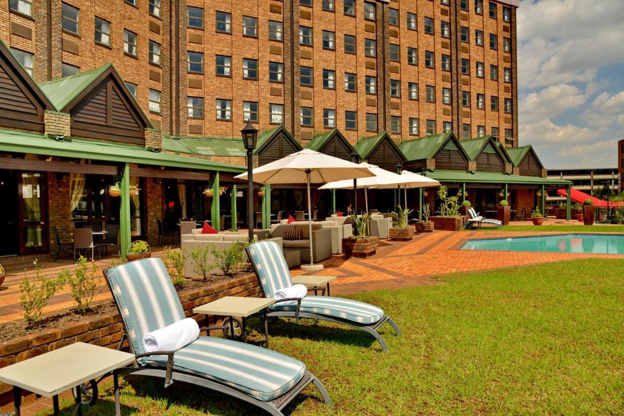 The Centurion Hotel エクステリア 写真