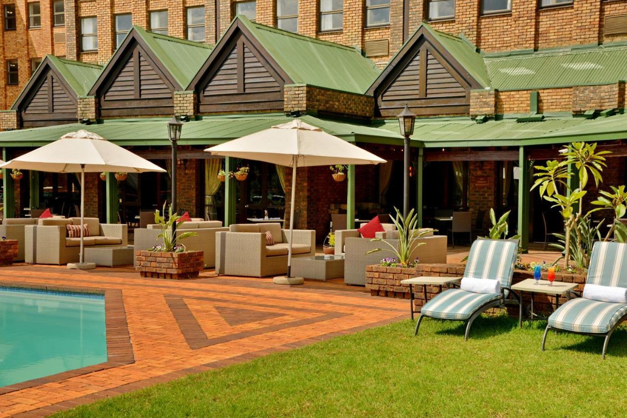 The Centurion Hotel エクステリア 写真