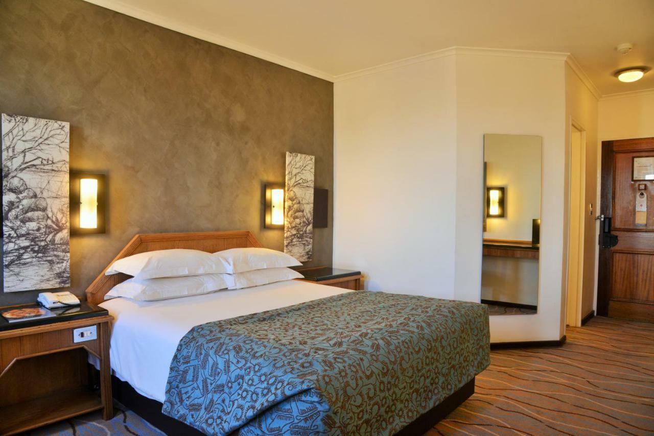 The Centurion Hotel エクステリア 写真