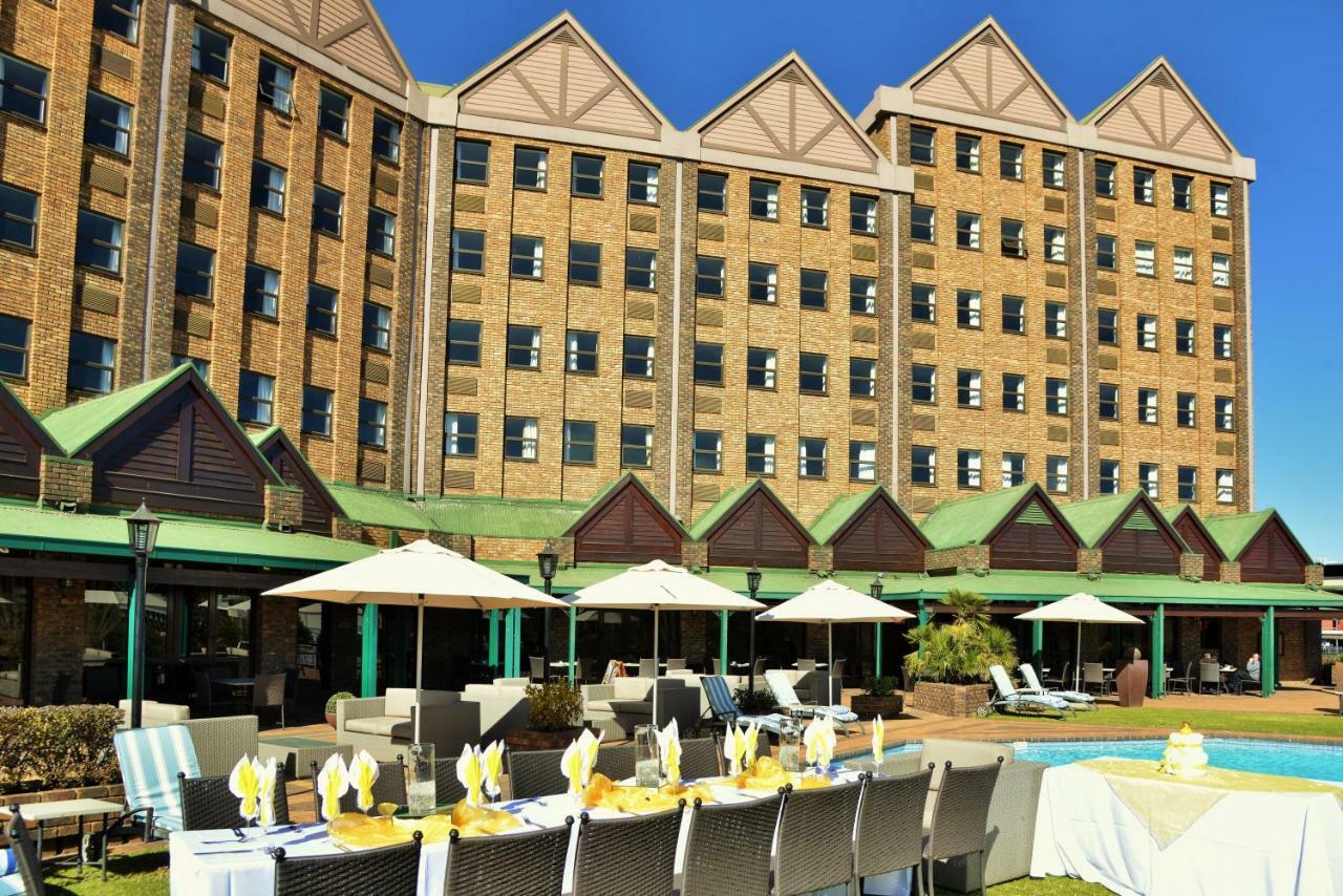 The Centurion Hotel エクステリア 写真
