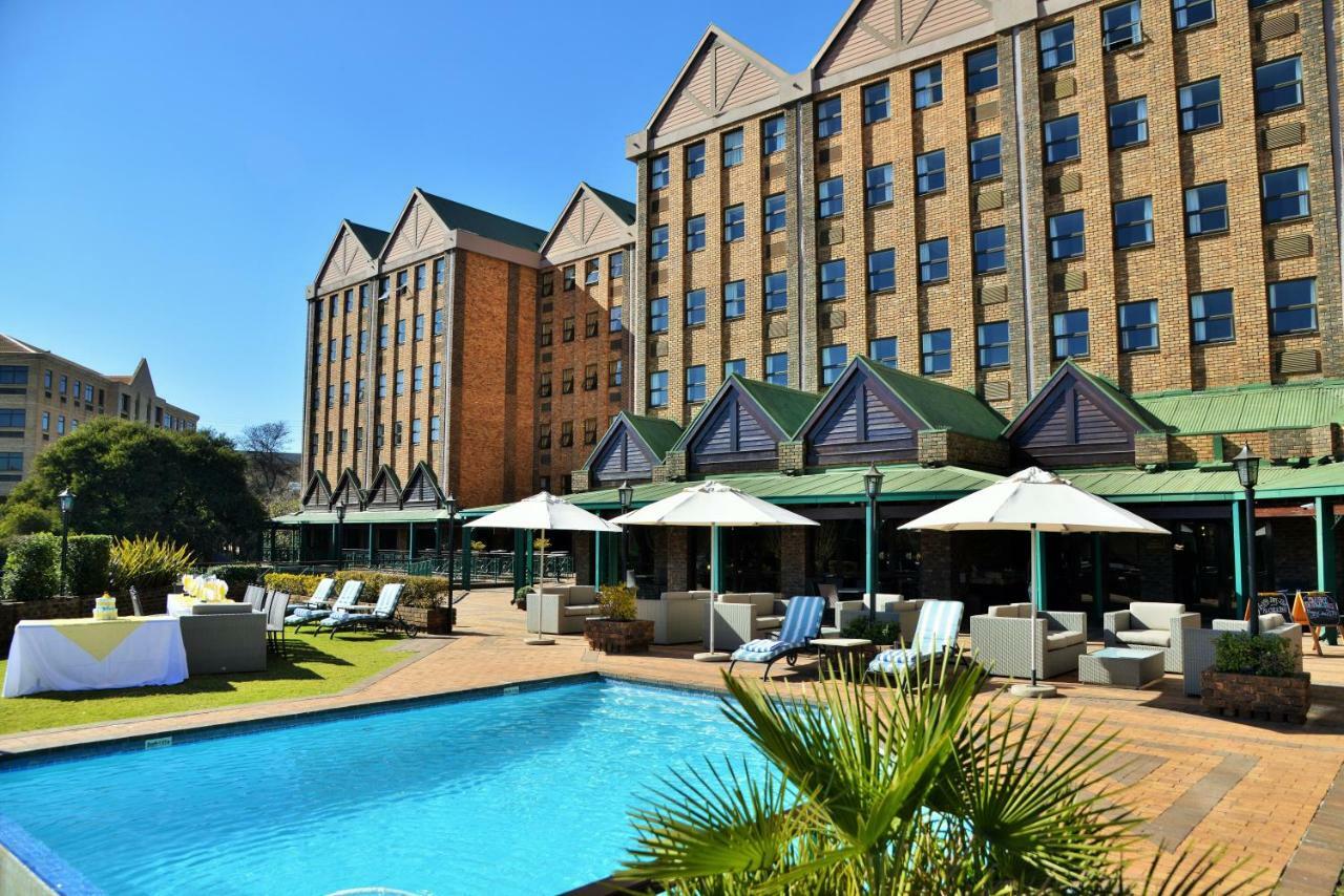 The Centurion Hotel エクステリア 写真