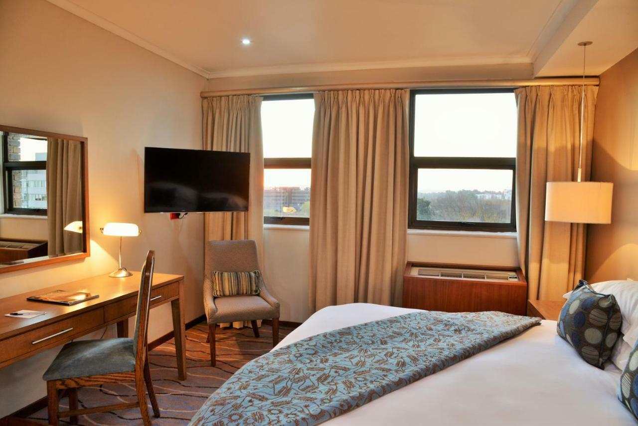 The Centurion Hotel エクステリア 写真