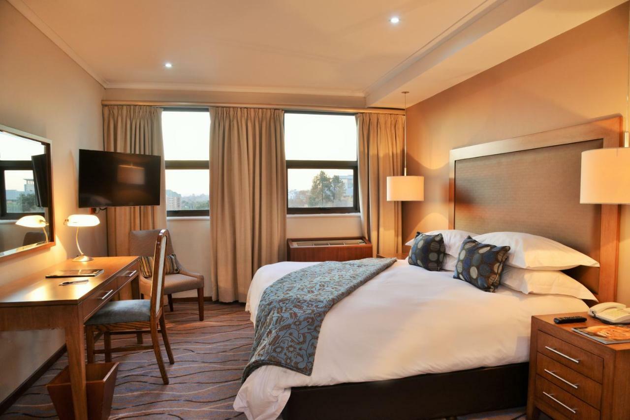 The Centurion Hotel エクステリア 写真
