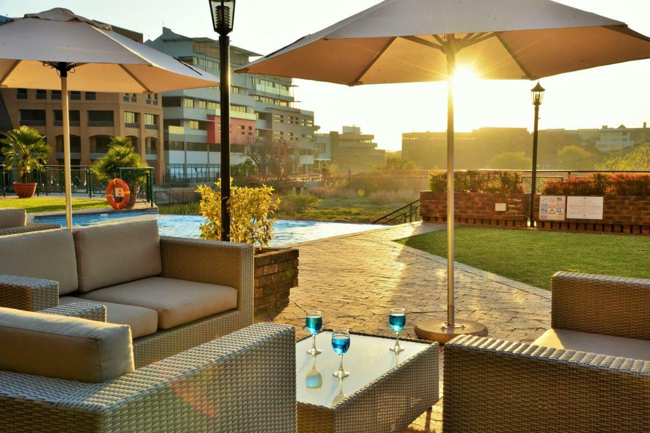 The Centurion Hotel エクステリア 写真