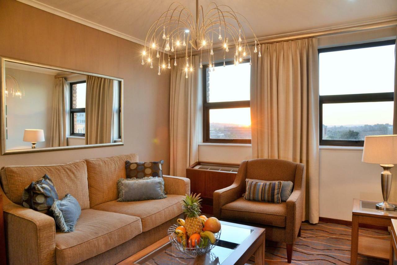The Centurion Hotel エクステリア 写真